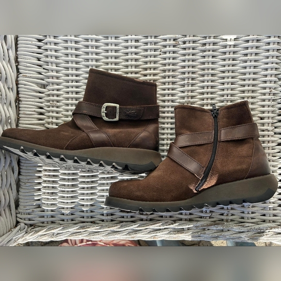 Fly London Shoes - Fly London Boots
